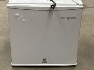 lot 30 image: Edgestar Mini Freezer