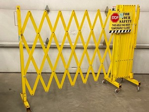 lot 24 image: Commercial Isle Gate  Safety Fence