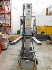 lot 6 image: Genie PLC-24 Personal Lift