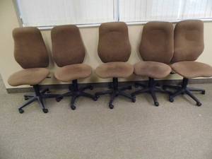 lot 1 image: Lot of 5 High Back Office Chairs