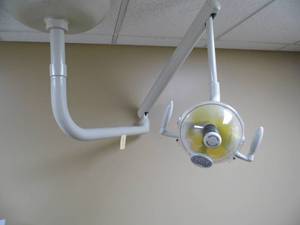 lot 9 image: Mid Mark Exam Light