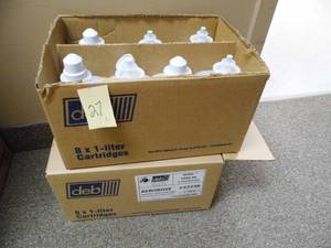 lot 27 image: Lot of 2 Boxes AeroRose Foam Soap
