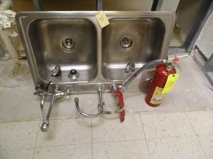 lot 35 image: Sink - Fire Extinguisher