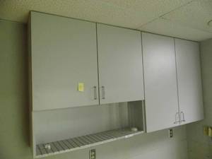 lot 37 image: Cabinets