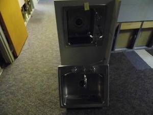 lot 41 image: Lot of 2 Stainless Steel Sinks