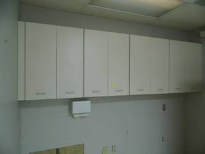 lot 42 image: Cabinets