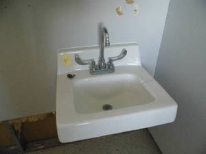 lot 45 image: Sink
