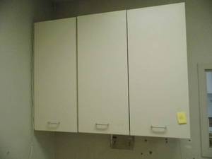 lot 46 image: Cabinets