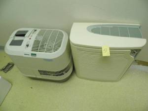 lot 51 image: Lot of 2 Humidifiers