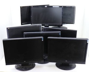 lot 29 image: (8) Gateway, AOC & Viewsonic Monitors