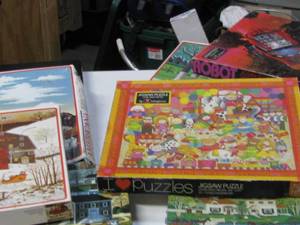 lot 3 image: Puzzles