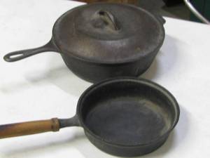 lot 25 image: Cast Iron Skillets