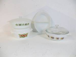 lot 33 image: 4 VINTAGE Glass Baking Dishes