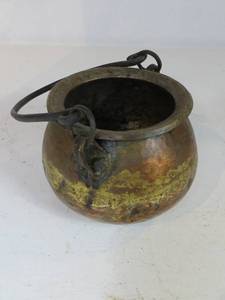 lot 37 image: ANTIQUE Hammered Copper Kettle