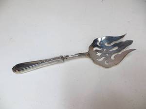 lot 41 image: Sterling Silver Handled Serving Fork