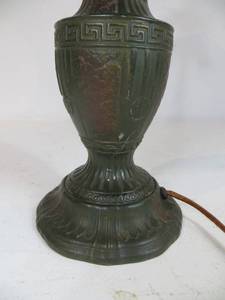 lot 48 image: ANTIQUE Lamp