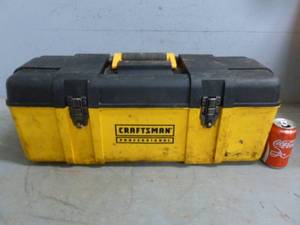 lot 73 image: Craftsman Tool Box