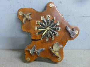 lot 75 image: Wooden Clock