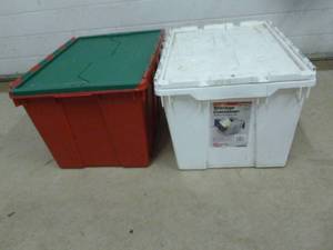 lot 115 image: Storage Totes