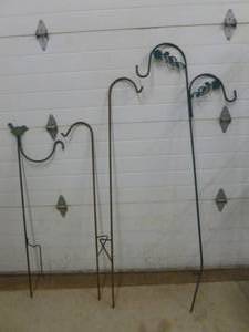 lot 174 image: Shepards Hooks