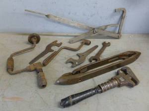 lot 176 image: Vintage Tools