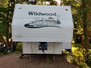 lot 3 image: 2005 Forest River Wildwood LE