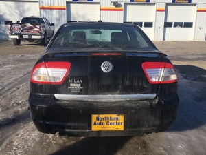 lot 4 image: 2008 Mercury Milan