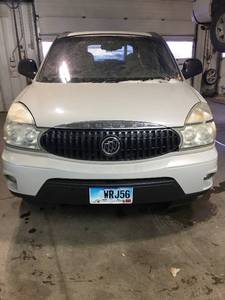 lot 8 image: 2006 Buick Rendezvous