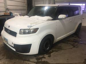 lot 10 image: 2008 Scion XB