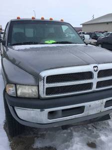 lot 12 image: 1994 Dodge Ram v-10