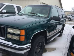 lot 16 image: 1997 GMC Yukon
