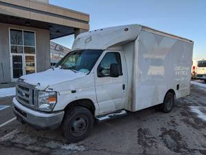 2011 Ford E-450 Super Duty Cube Van