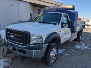 2007 Ford F-550 Super Duty 2-Door Truck with Western Snowplow Attachment, Flatbed, Trailer Hitch Assembly