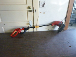 lot 18 image: Homelite Weed Whip