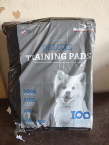lot 21 image: Homestead Deluxe Training Pads for Pets