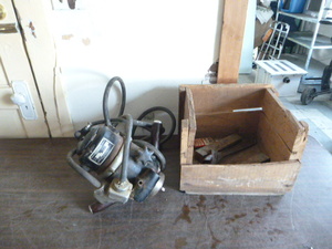 lot 22 image: Vintage Carter Stanley Tools Electric Planer