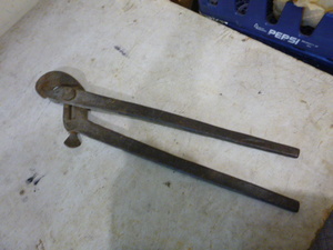 lot 37 image: Vintage Specialty Tool