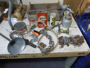 lot 39 image: Miscellaneous Garage Items