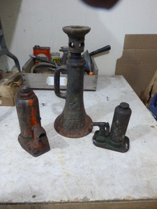 lot 40 image: 3 Vintage Jacks