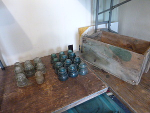 lot 51 image: Vintage Insulators