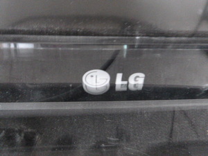 lot 55 image: LG 32 Flat Screen TV