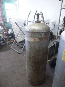 lot 75 image: 100 Lb. Propane Tank