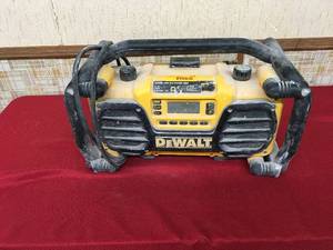 lot 158 image: DeWalt DC012 Work Site Charger Radio