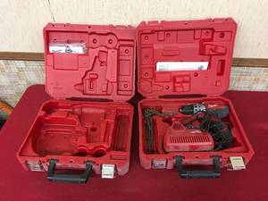 lot 161 image: Milwaukee Heavy Duty 12V Drill Driver & Extra Case
