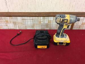 lot 173 image: DeWalt DC827 18V 14 Cordless Impact Driver & Battery Charger