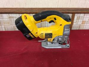 lot 182 image: DeWalt DC330 Cordless Variable Speed Jig Saw