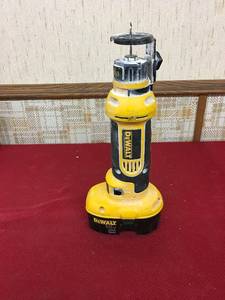 lot 184 image: DeWalt 18V DC550 Cordless Cut-Out Tool