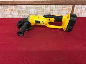 lot 188 image: DeWalt 18V DC411 4 12 Heavy Duty Cordless Cut-Off Tool