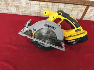 lot 192 image: DeWalt 18V DC390 6 12 Cordless Circular Saw