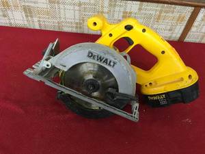 lot 194 image: DeWalt 18V DC390 6 12 Cordless Circular Saw